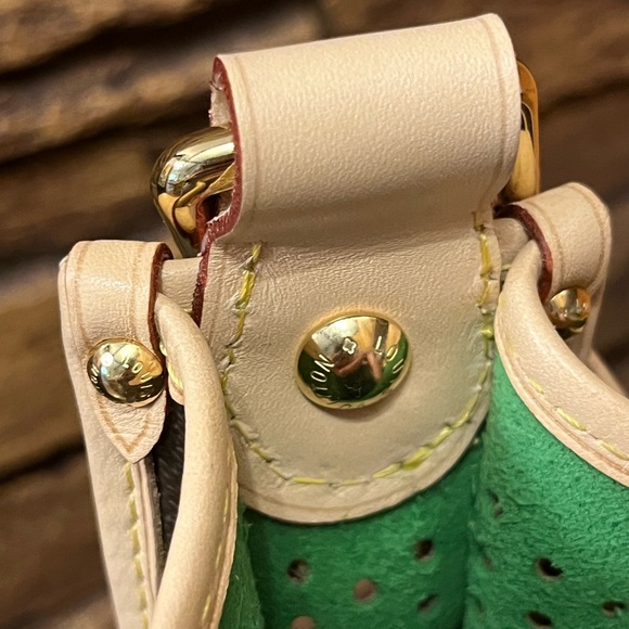 Louis Vuitton Musette Perforated. 💚Limited Edition Green Perforated Musette💚 - Picture 7 of 16